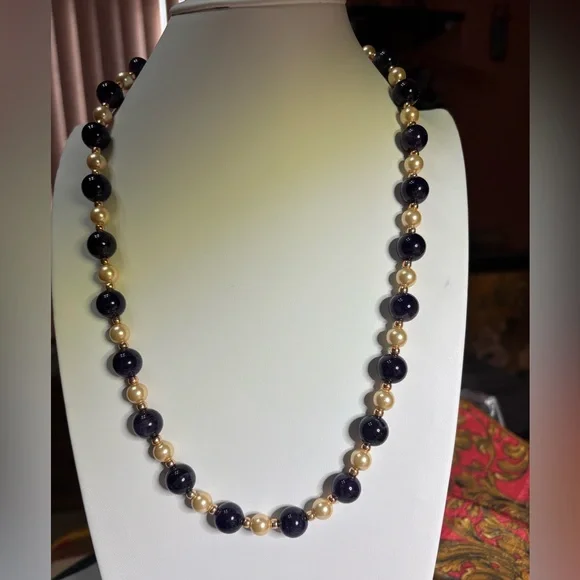 Handcrafted Amethyst and Cream Color Shell Pearl Necklace rose gold tone accents - Picture 3 of 6